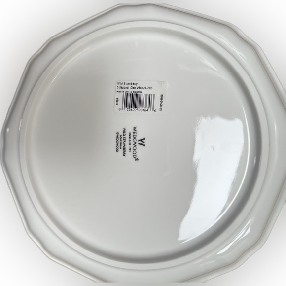 Wedgwood Wild Strawberry Plate - Picture 2 of 2